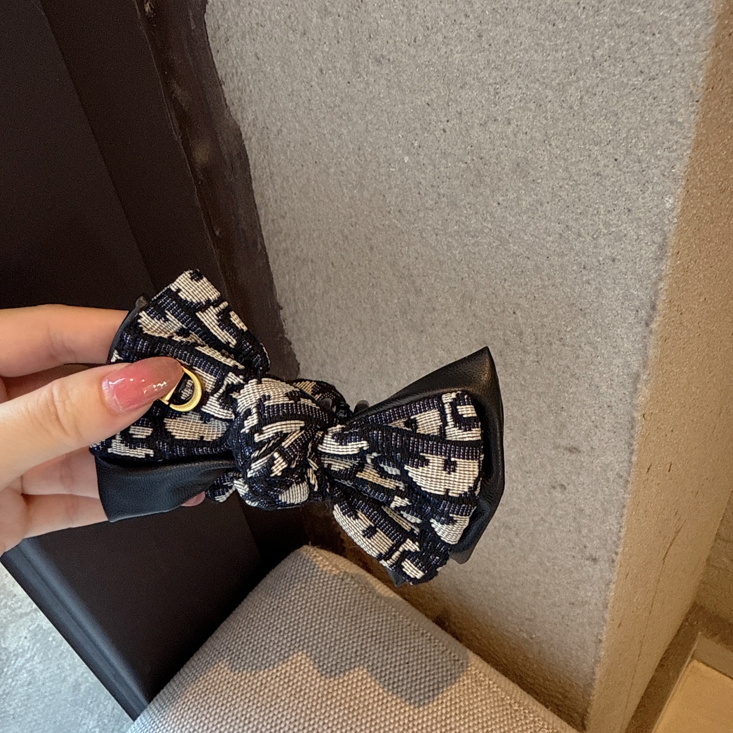 韩国复古皮质蝴蝶结AB面香蕉夹