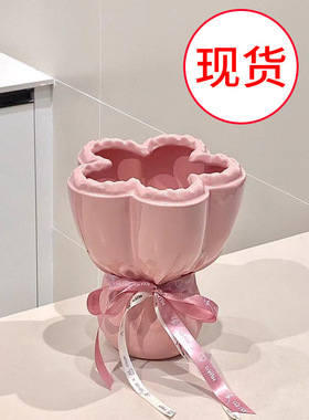 创意陶瓷花瓶摆件客厅插花瓶新婚礼物生日乔迁毕业礼物手捧花束