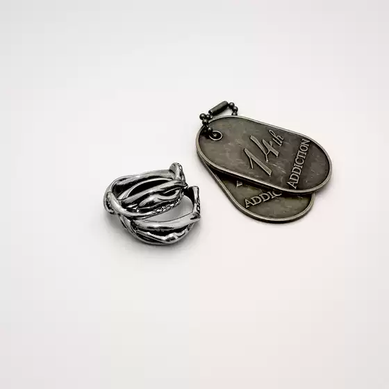 Serum "Weathered Vine" Oxidized Vintage Ring - Copper Plated with Silver - High-End Pioneer Visual Style