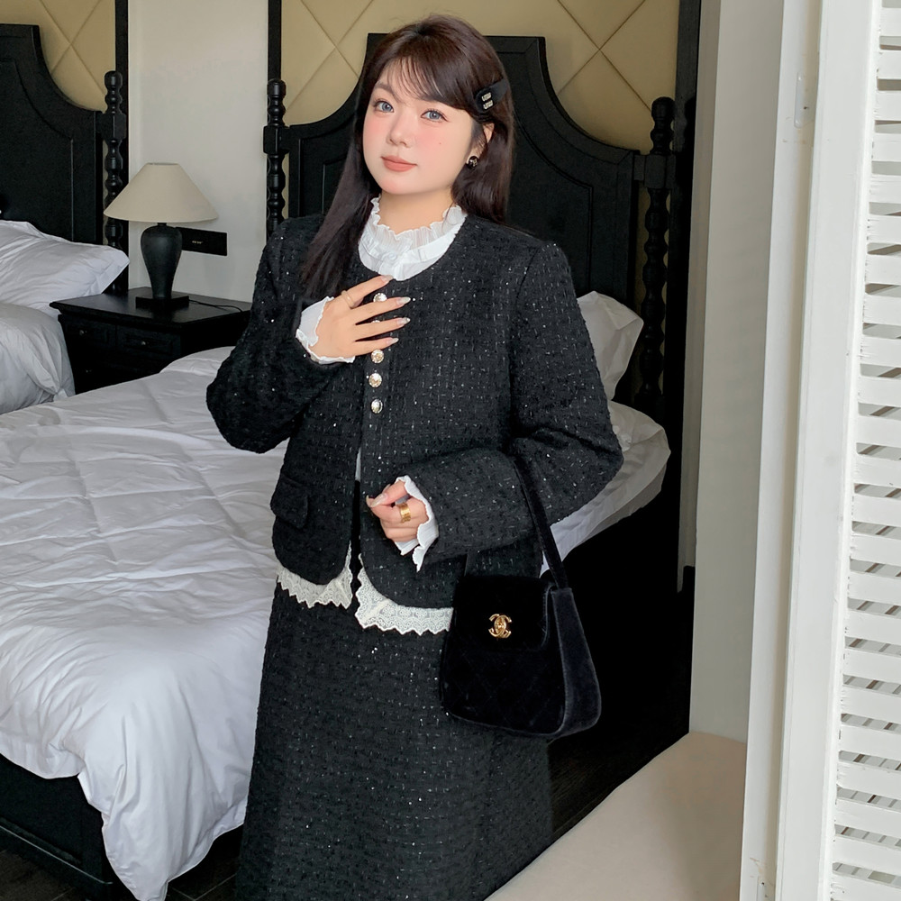2024冬新款大码蕾丝拼接两件套裙子女遮胯显瘦中长夹棉毛呢连衣裙
