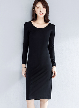 黑色圆领长袖打底连衣裙女内搭春秋新款修身收腰气质小黑裙中长款