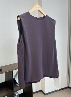 《邢康莉甄选》箱式纸片人30姆米高级感V领背心上衣（260351）