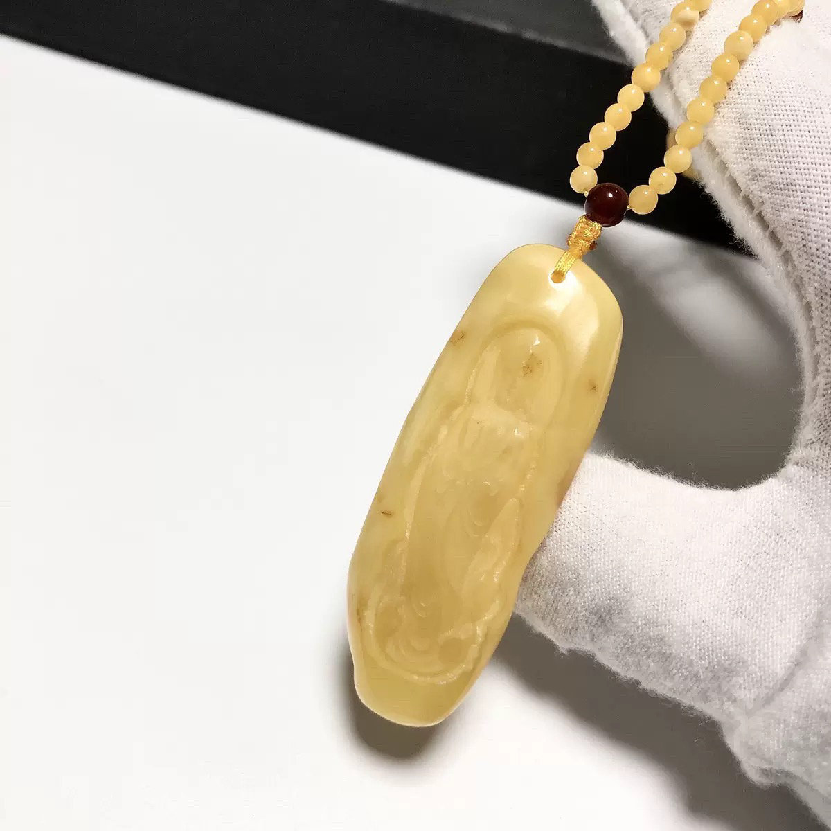 D329# 天然鸡油黄蜜蜡观音吊坠55*19.5*10mm 配蜜蜡+血珀珠链