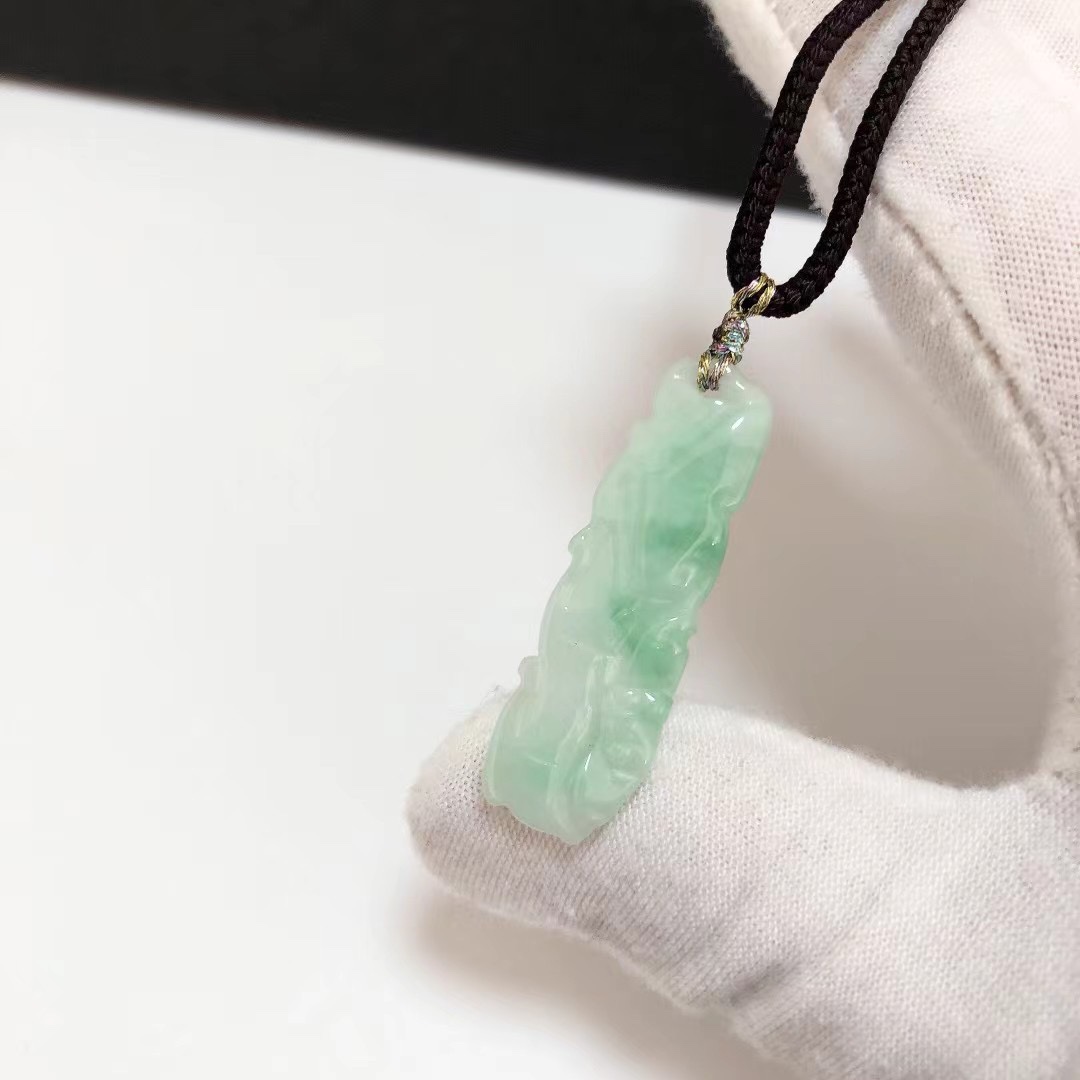 D596# 天然冰糯种阳绿飘花翡翠竹节吊坠35*10.8*3.5mm 重3.12克