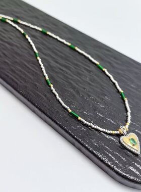 D1000# S925通体纯银双色镀真金精工镶嵌祖母绿心形宝石吊坠