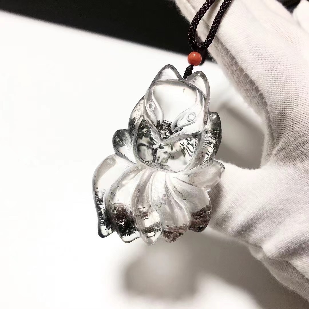 D947# 天然红绿幽灵精工雕九尾狐吊坠55.8*36.8*20mm 重44.36克