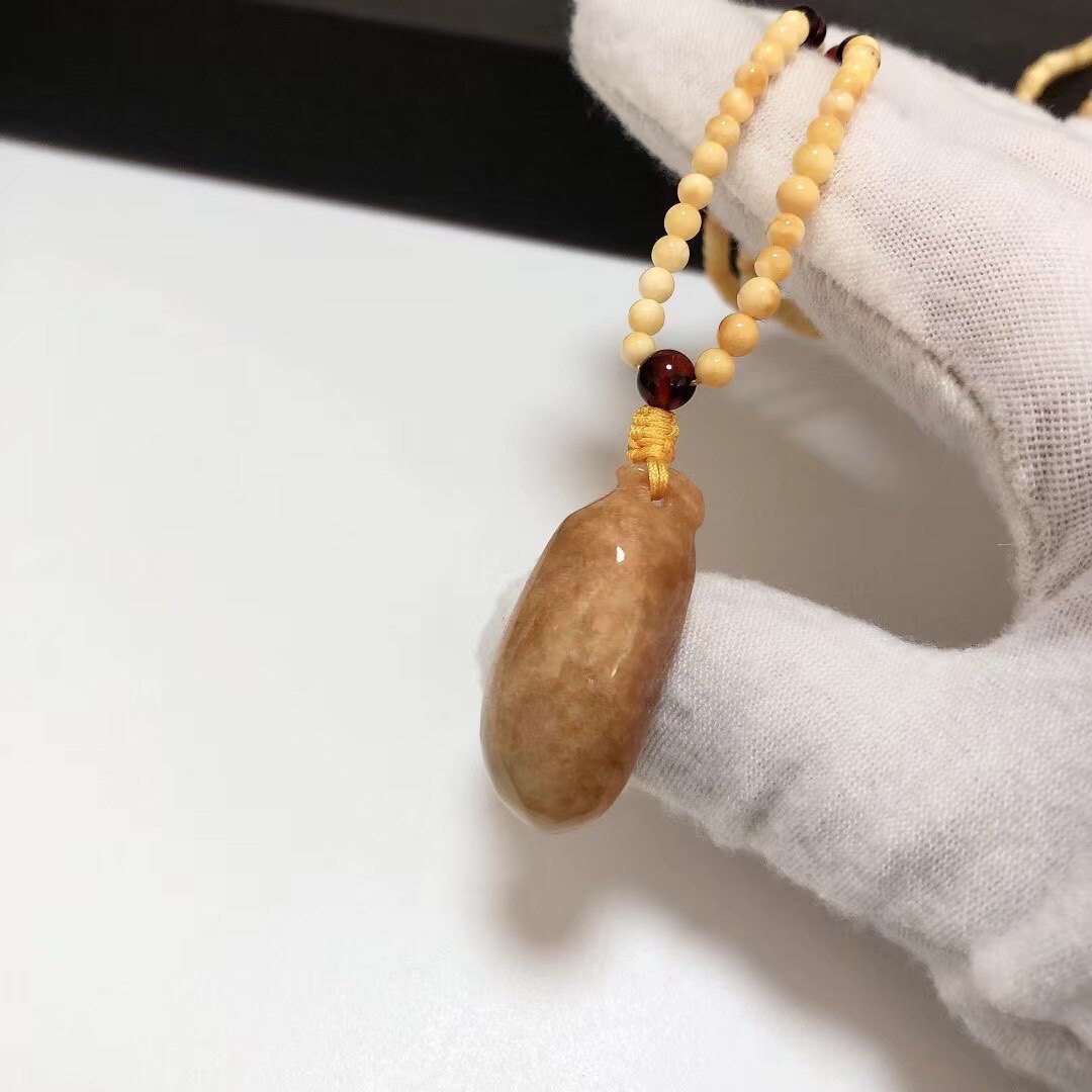 D1005# 天然黄翡翠福瓜吊坠31*13.2*10.5mm 配蜜蜡血珀配链