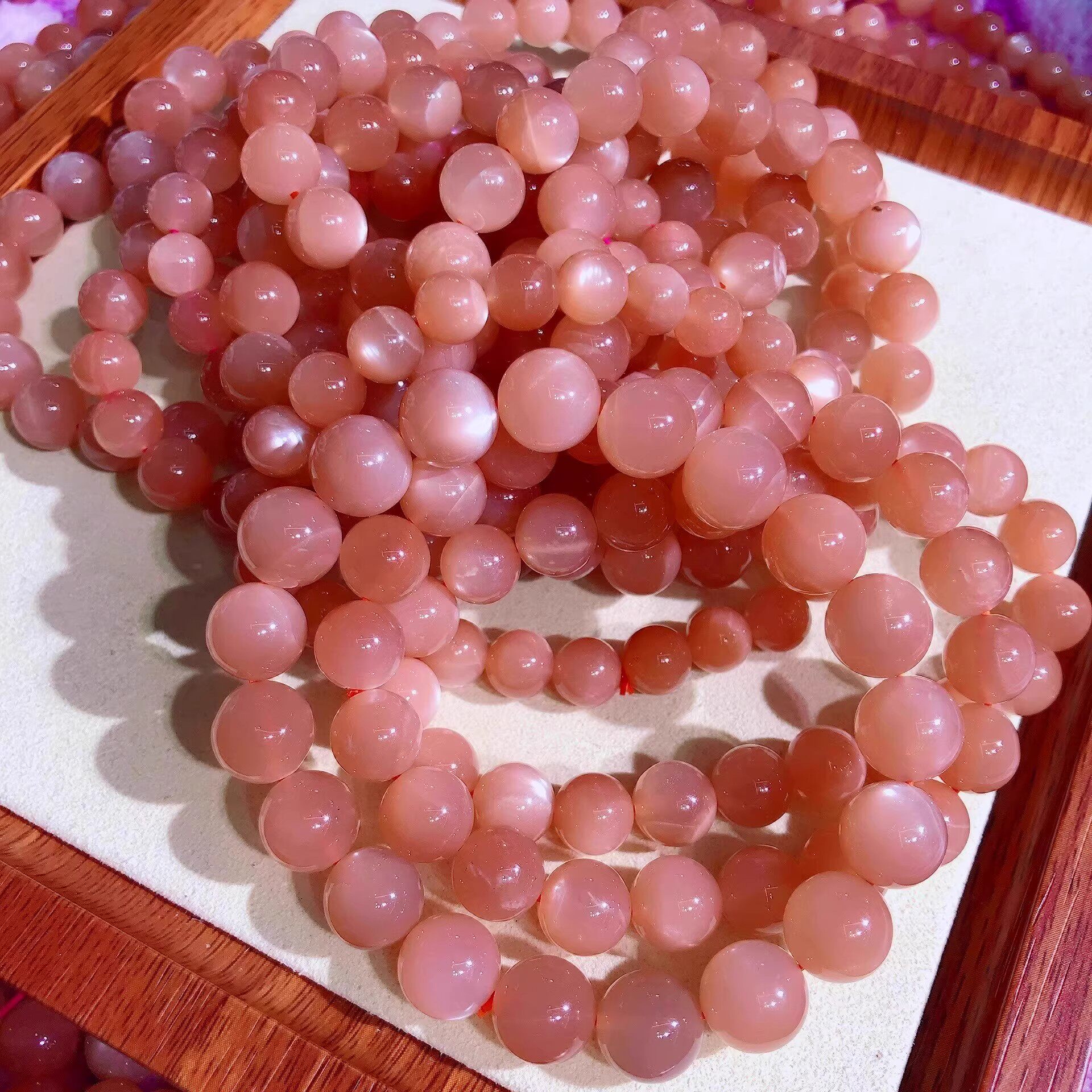 玛瑙手链橙日光石橙粉色圆珠手串男女饰品长石单圈生日礼物情侣