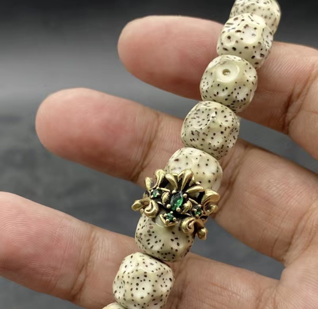 皇冠绿宝卡环卡扣，文玩配饰，文玩皇冠卡环卡扣，文玩卡扣卡环