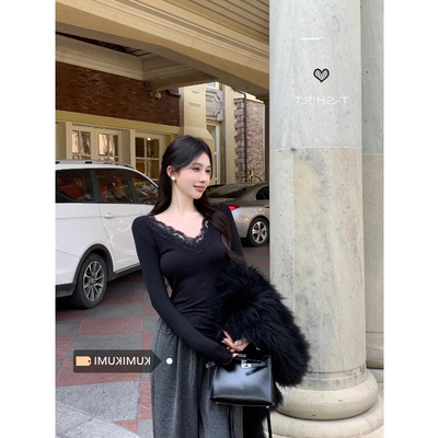 蕾丝花边拼接V领木耳边T恤