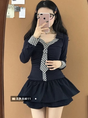 纯欲辣妹格纹V领长袖t恤短款上衣