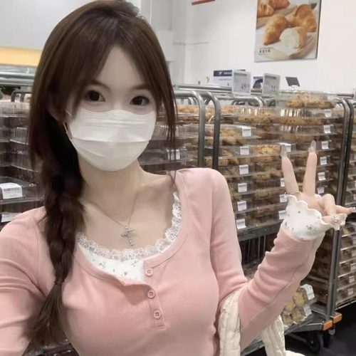 bm风蕾丝假两件U领长袖t恤女秋季修身拼接碎花别致绝美打底短上衣