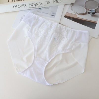 满59包邮韩单纯元清新干净白色中高腰包臀无痕舒适女款三角裤