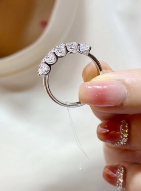 公主方钻戒合成培育钻石排钻戒指女18k金方形排戒人工钻可定莫桑