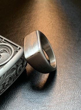 坚韧-光面印章朋克欧美胖手尾戒