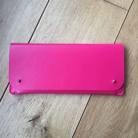 Красная длинная (большая) может установить только одну книгу