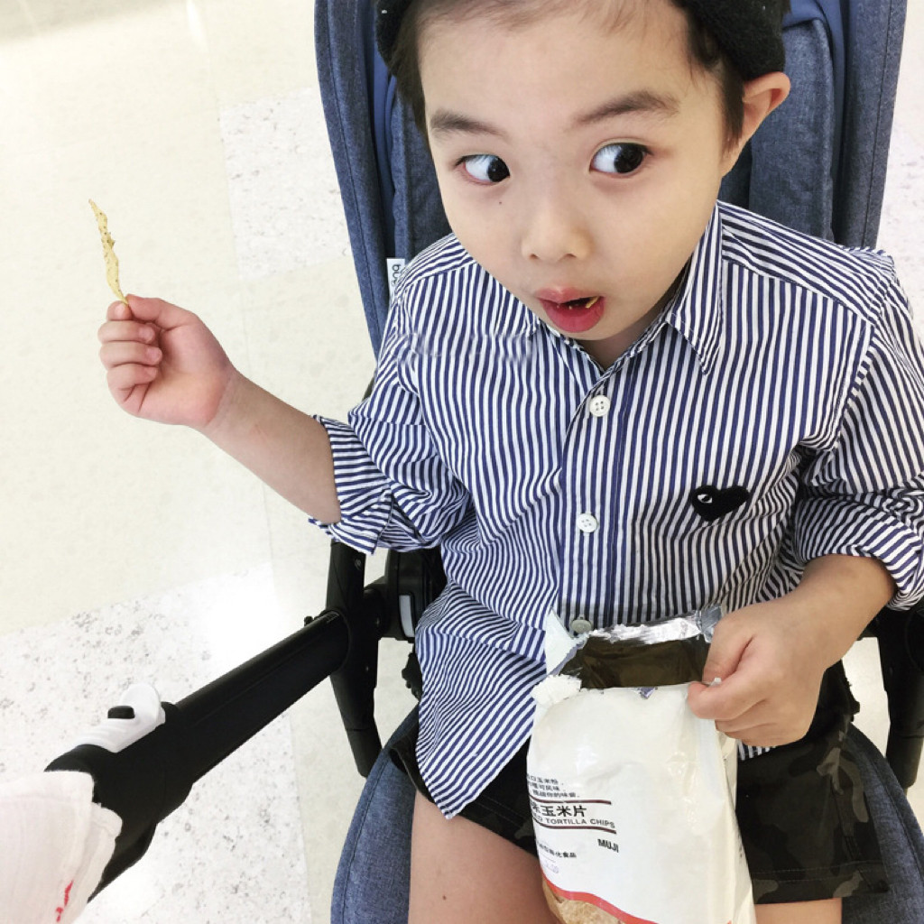 时尚男童长袖衬衫春季新款爱心刺绣蓝白条纹上衣宝宝纯棉翻领外套