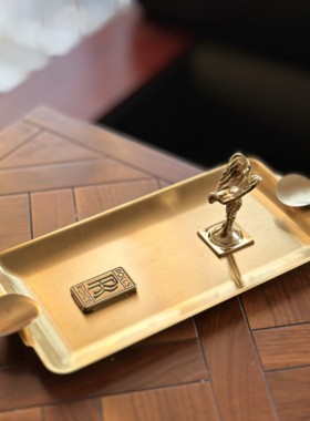 轻奢小金人土豪金烟灰缸雪茄缸烟缸茶几办公桌面个性潮流装饰摆件