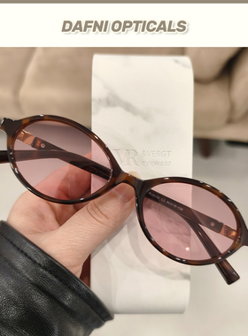 书呆子凹造型墨镜缪系女