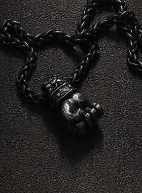 重工拳头拳击霸气复古男士项链个性钛钢吊坠朋克嘻哈风高街挂链潮
