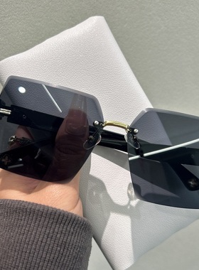 无框墨镜女高级感2025新款方形显瘦防紫外线时尚大框太阳眼镜开车