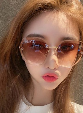 方形无框切边女士太阳镜