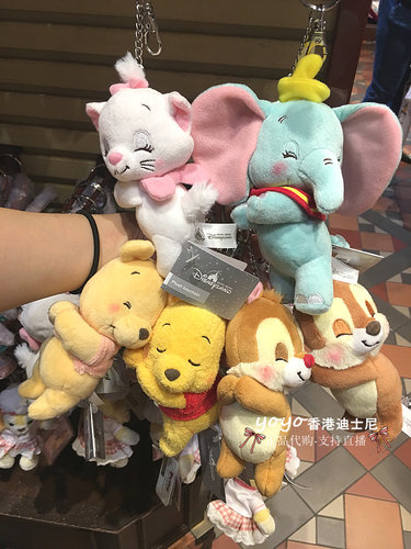 香港迪士尼维尼小熊钢牙齐齐卡通