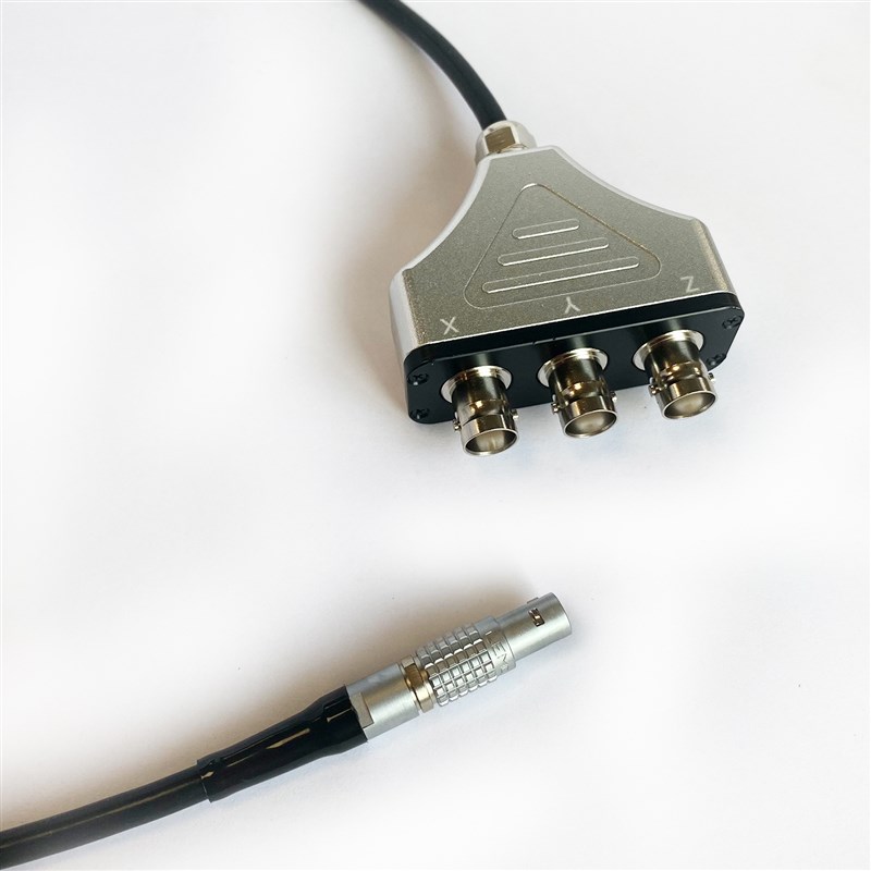 LMS数采V24/XS板卡转接A线(增强型) LEMO转3BNC