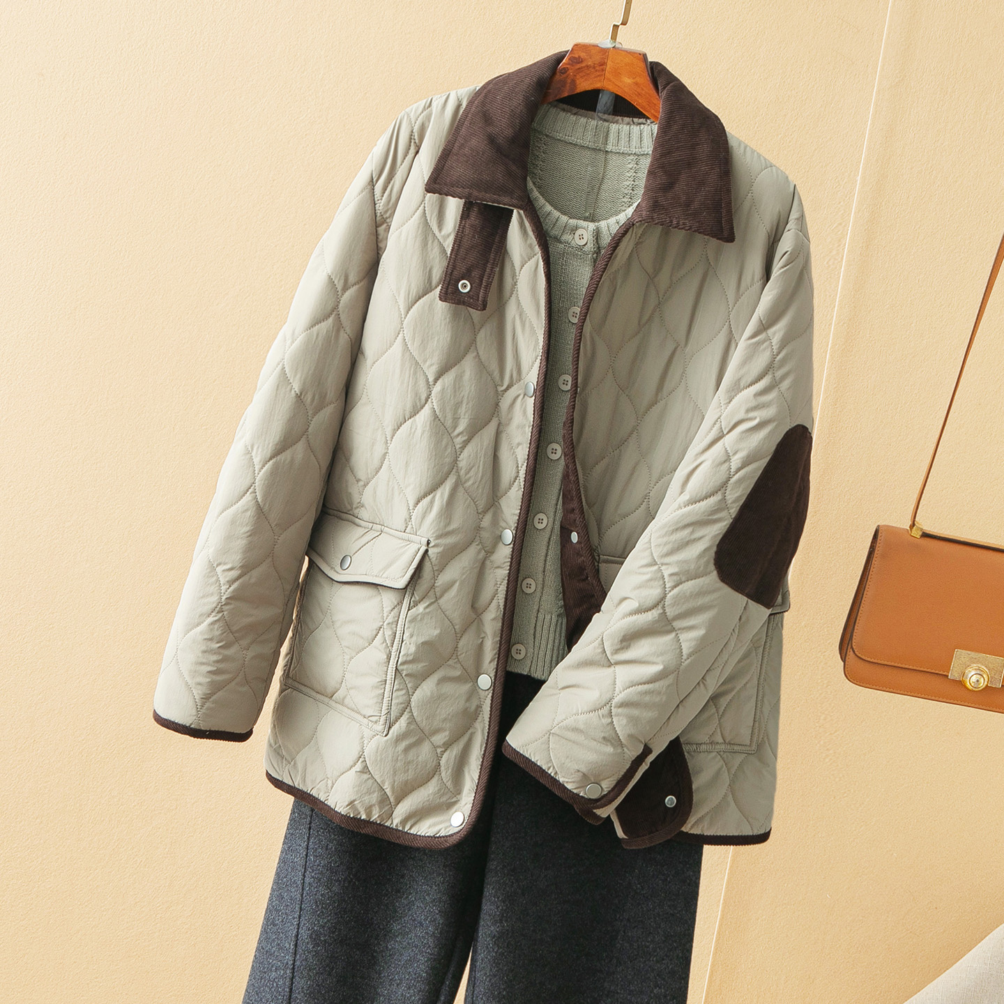 蛮文 轻奢有型 意大利单灯芯绒拼接菱格定位绗缝棉服外套女 56233