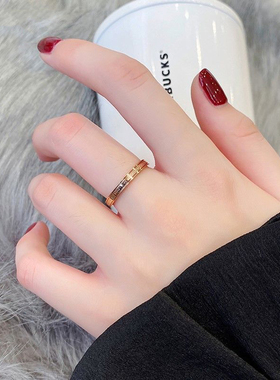 潮食中指戒字母IFEEL YOU EVEN WHEN I CLOSE MY EYES钛钢指环