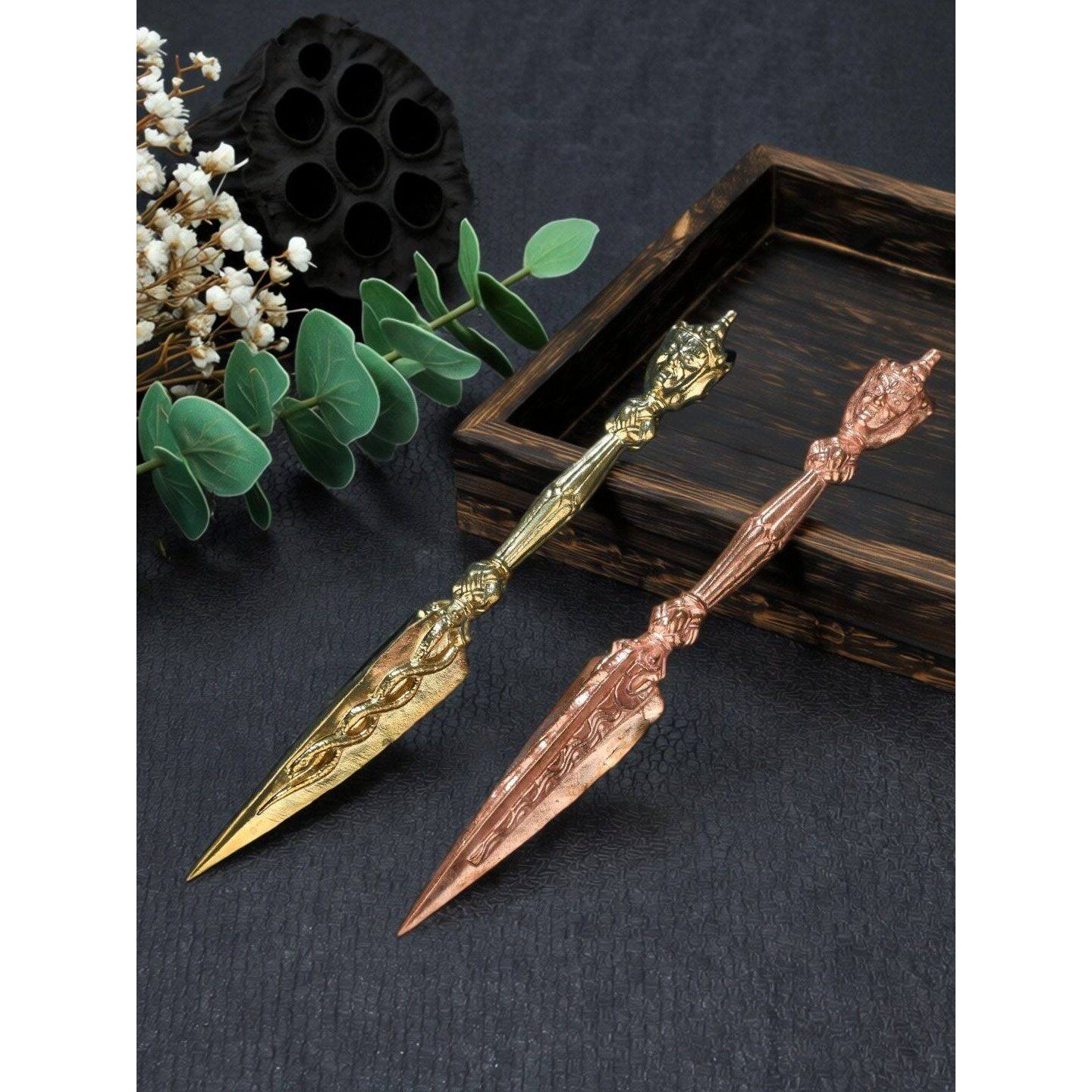 噶陀金刚铠甲三面普巴金刚杵秽迹金刚橛铜制手持供奉降mo杵摆件