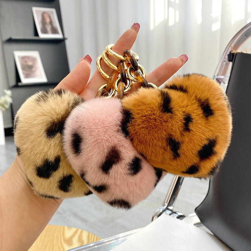 KOREAN INS CUTE OTTER RABBIT PLUSH POMPOM HEART SHAPED CAR KEYCHAIN PENDANT PERSONALITY CREATIVE BAG PENDANT GIFT WOMEN