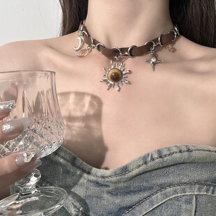 美拉德棕色炽烈太阳星芒项链小众chocker短款辣妹复古项圈锁骨链