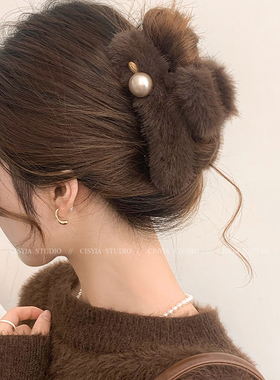 秋冬毛绒毛毛抓夹女2025新款高级感鲨鱼夹发量多后脑勺发饰夹子潮