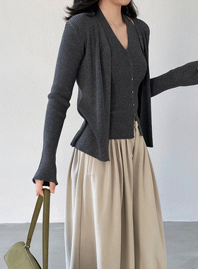 新款韩系极简风假两件套挂脖针织开衫2026早春薄外套女士显瘦上衣