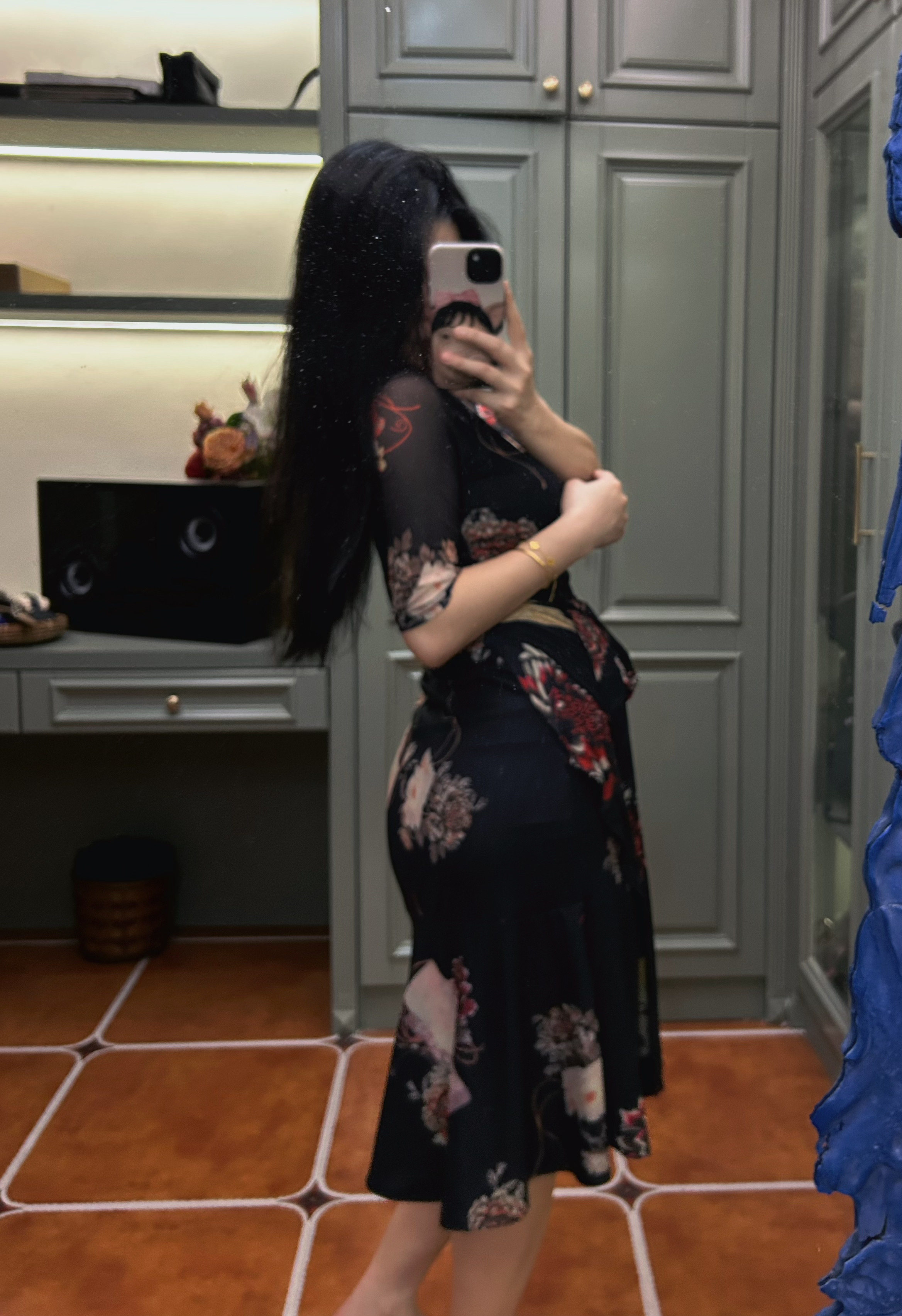 【你伍老板娘】“繁花蝶影”V领系带修身显瘦复古印花裹身连衣裙图片