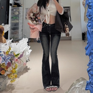 深色三角腰弹力 丰胯女团腿 微喇叭牛仔长裤 你伍老板娘