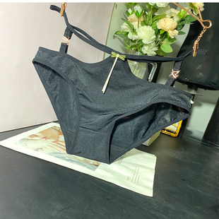 流苏装饰性感镂空女人三角裤爱心金属低腰舒适时尚内裤underpants