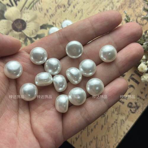 Two hundred and twenty-six silver accessories, half a round