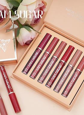 The water doesnt wear a glass of lipstick and damp fog, and