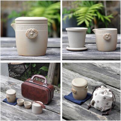 Traveling tea sets with a pot of two teapots and a small por