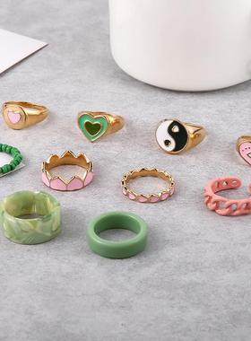 The oil rings are so hot and colorful, theyre too gruesome