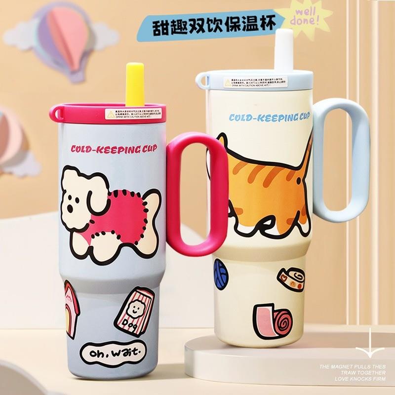 A glass of 316 stainless steel heat-sprayed handcuff straw w