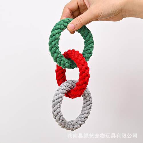 Weave three rings of cotton-lined toys, honey-bags, pets and