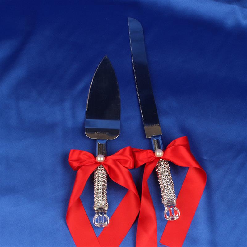 On the market, bare hands, cake knives and shovels, New Year