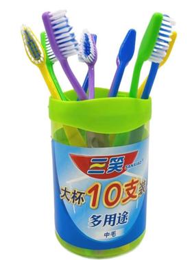 Ten drums of hair-waved adults in a toothbrush homes overva