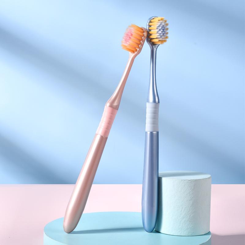 Helix with a flossy toothbrush, with a big hair in two high-