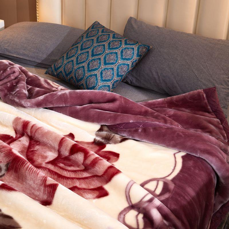 Lashers childrens dorm is a double blanket with a thick bl