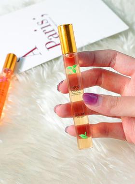 Rolling bellows turn around   Miss Pariss persistent