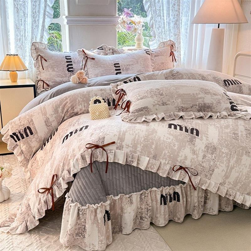 Class A bed cover with a thick milk velvet set of four autum